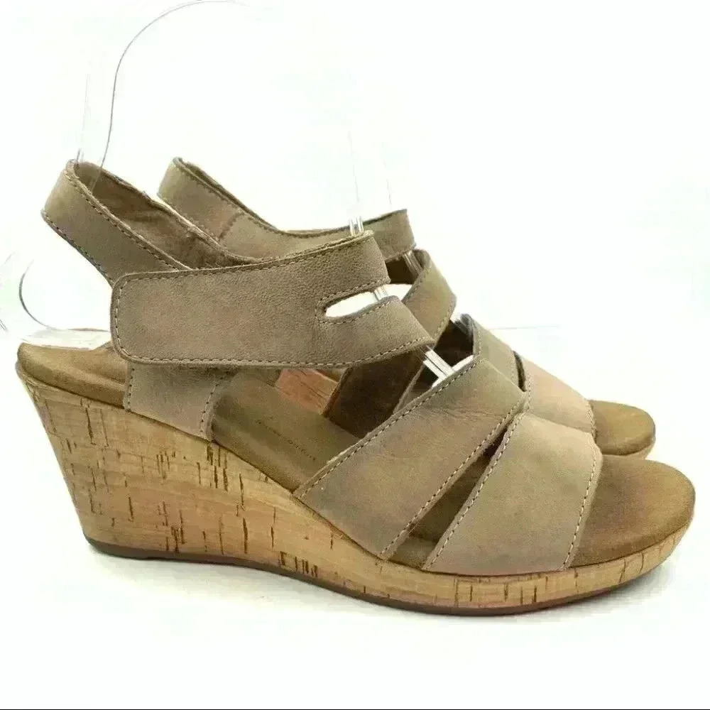Rockport sandals size 6.5 37 taupe suede wedges